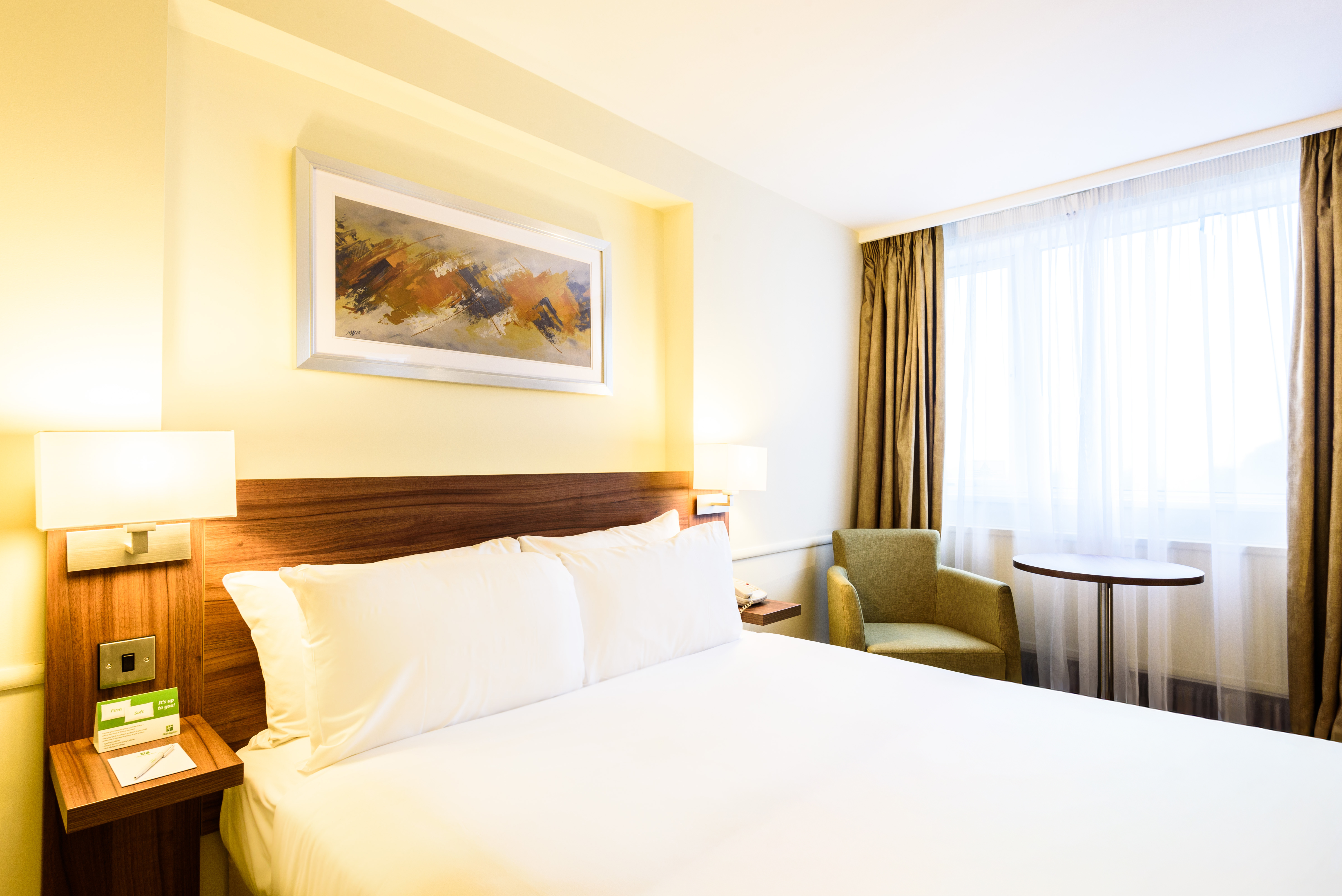 Holiday Inn Portsmouth rooms.